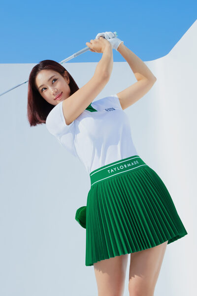 [테일러메이드] 23SS 여성 변형 카라 슬림 반팔 티셔츠 TWTYM6146-100