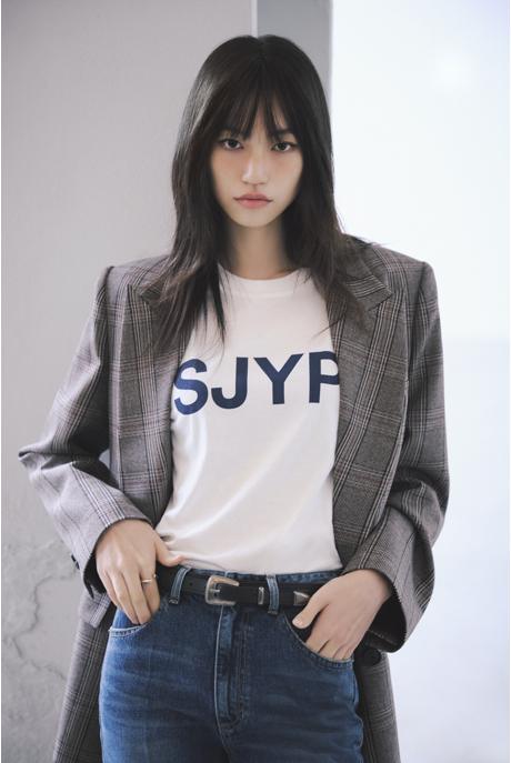SJYP 볼드 로고 티셔츠