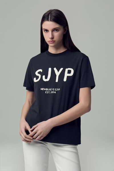 SJYP 타이포 티셔츠