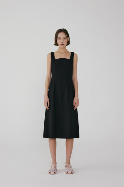 Curved-neck Black Dress Matt black (JWDR2E908BK)