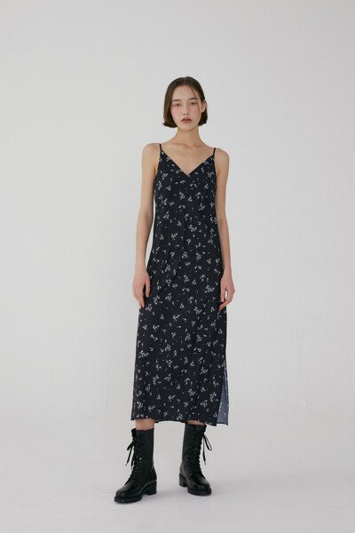 [이소영 착용] Blossom Patterned Slip Dress Navy (JWDR2E906N3)