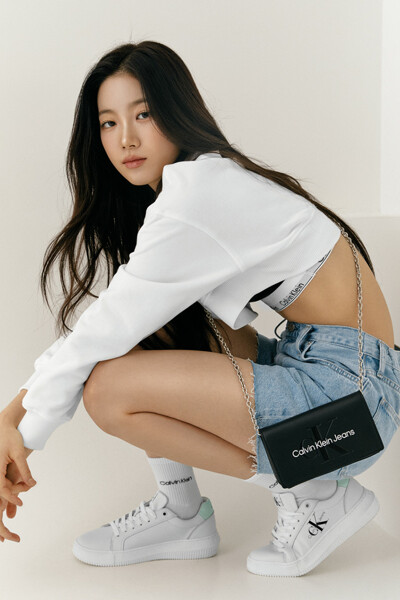 여성 CKJ 스컬티드 플랩 체인 폰 크로스백 DP1627-001 DP1627001
