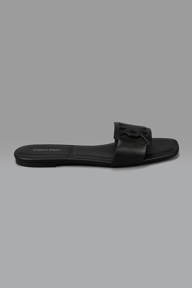 Calvin Klein Accessories [CK ACC] 여성 아미라 엠블 스퀘어 플랫 샌들 HW03128 0GJ