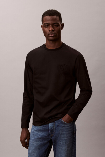 Calvin Klein Jeans [CK] 엠보스드 모노그램 긴팔 티셔츠 4RD006G UB1