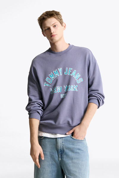 TOMMY JEANS 오버 다이 바시티 스웨트 셔츠