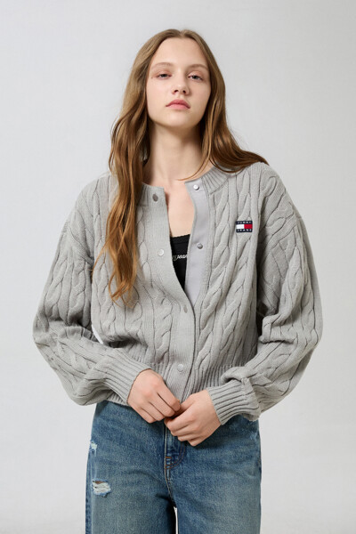 TOMMY JEANS 배지 케이블 가디건
