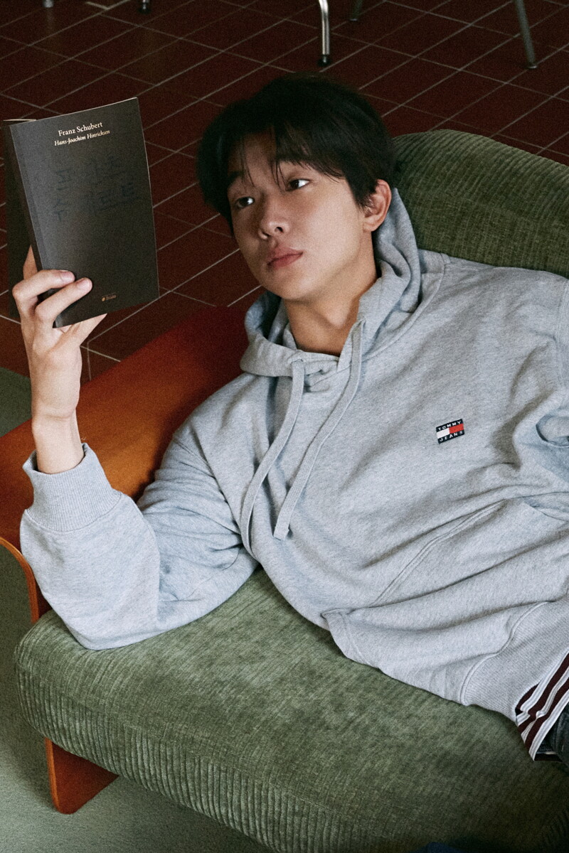 TOMMY JEANS 박시 배지 후디