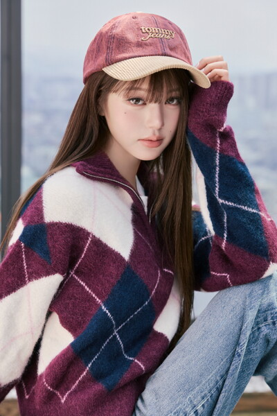 TOMMY JEANS 플러피 쿼터 집업 스웨터