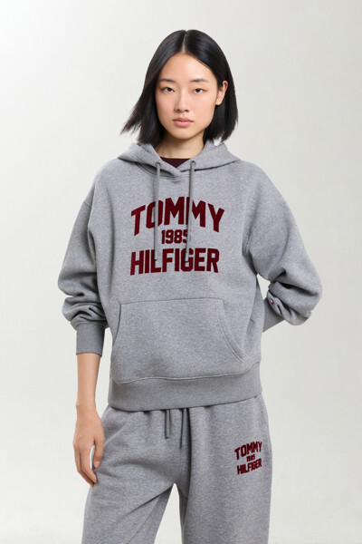 TOMMY HILFIGER WOMEN 바시티 플록 릴렉스 핏 후디