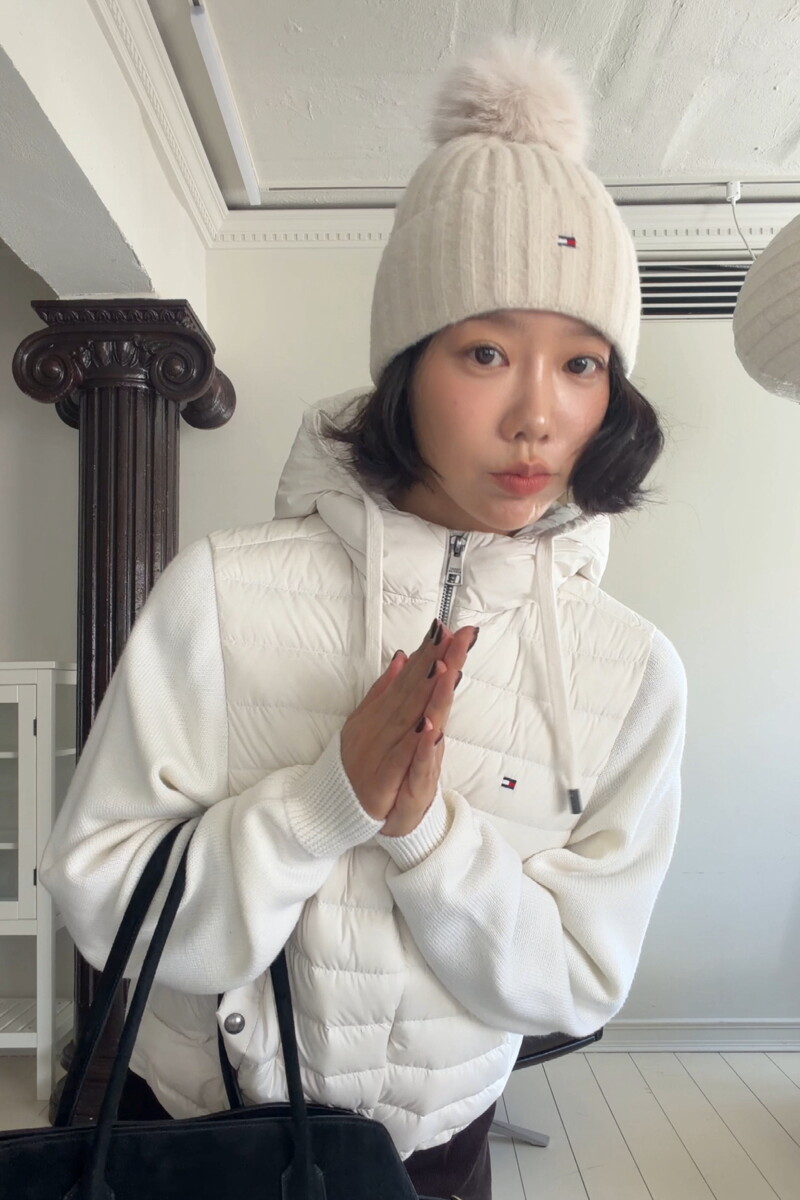TOMMY HILFIGER WOMEN 플래그 폼폼 비니