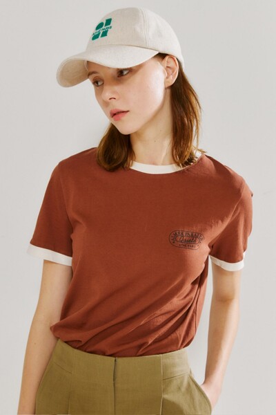브라운 라인배색 프린팅 반팔 티셔츠 (VLTS2B215W2)
